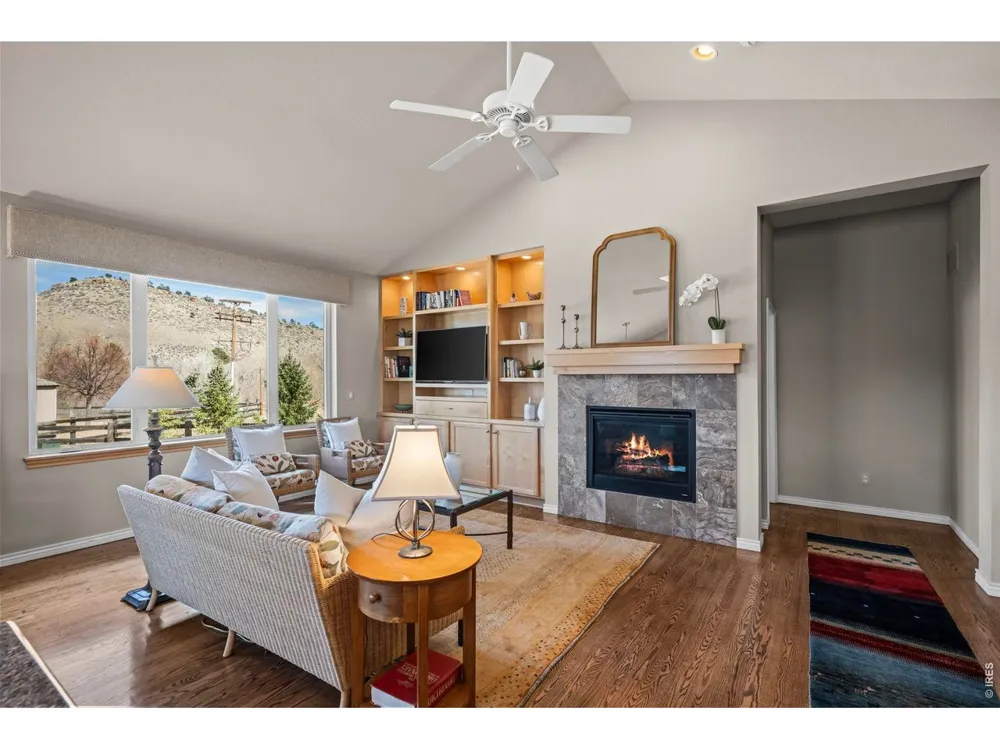 400 Carter Drive Lyons, CO 80540