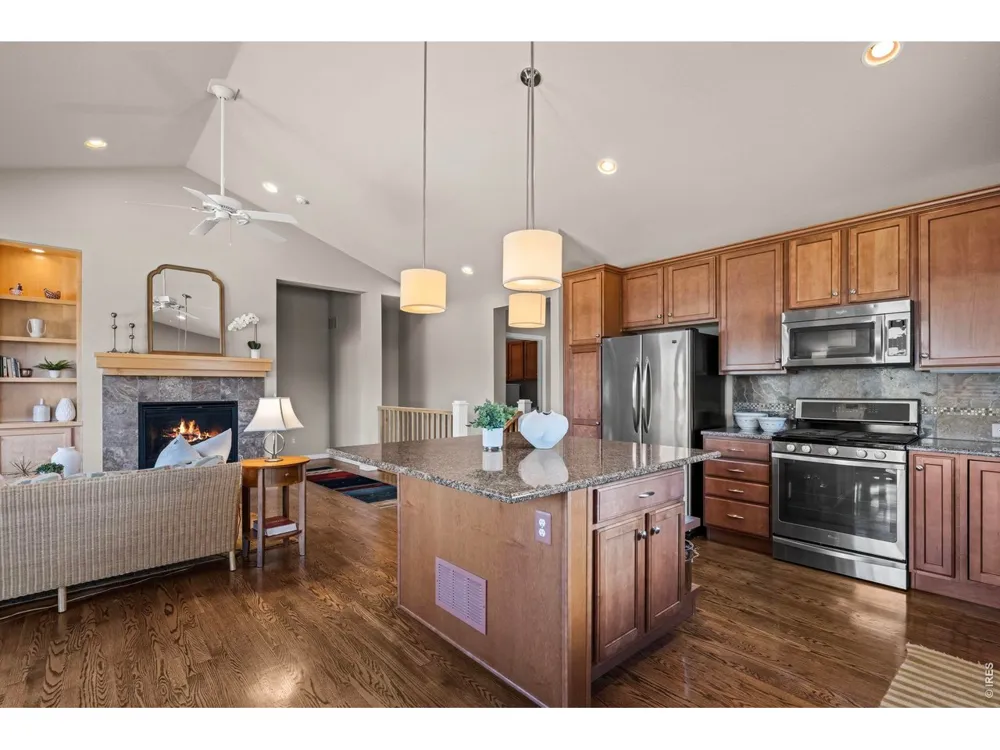 400 Carter Drive Lyons, CO 80540