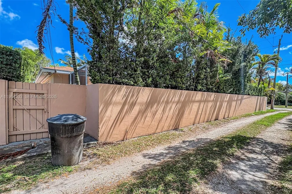 1800 Miami Springs Ave Miami Springs, FL 33166