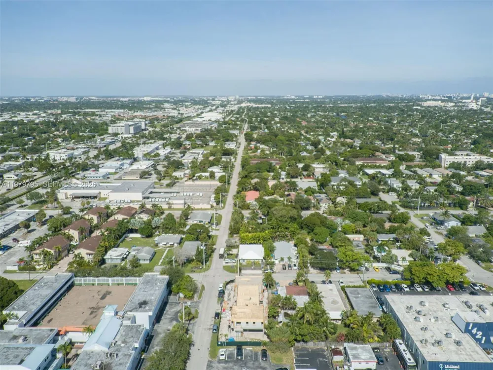 1302 NE 32nd St #2 Oakland Park, FL 33334