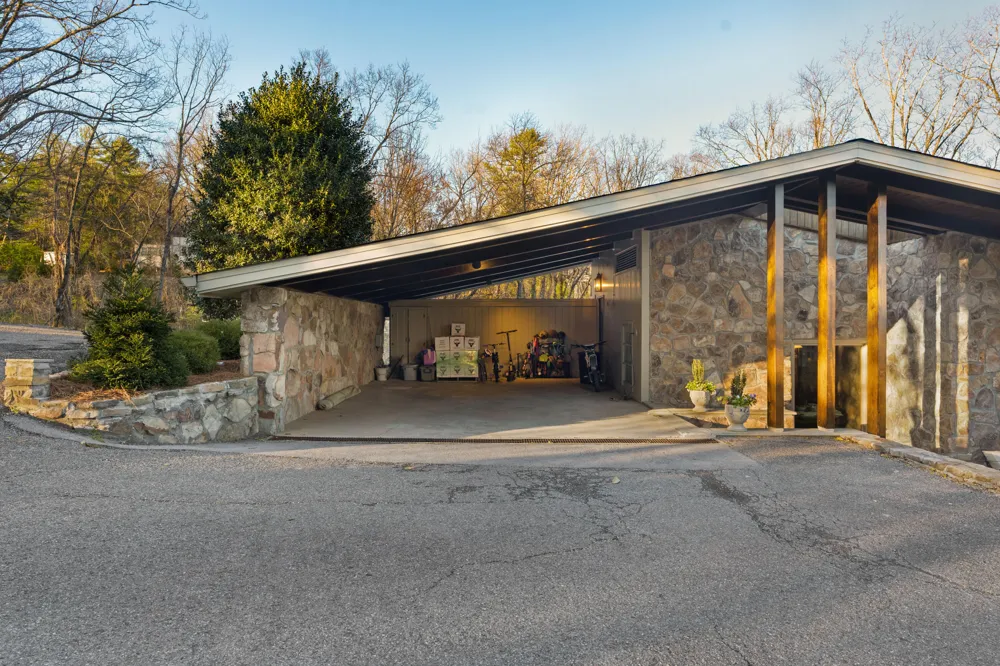 1001 Fleetwood Drive Lookout Mountain, GA 30750