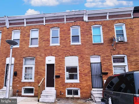 809 CURLEY STREET