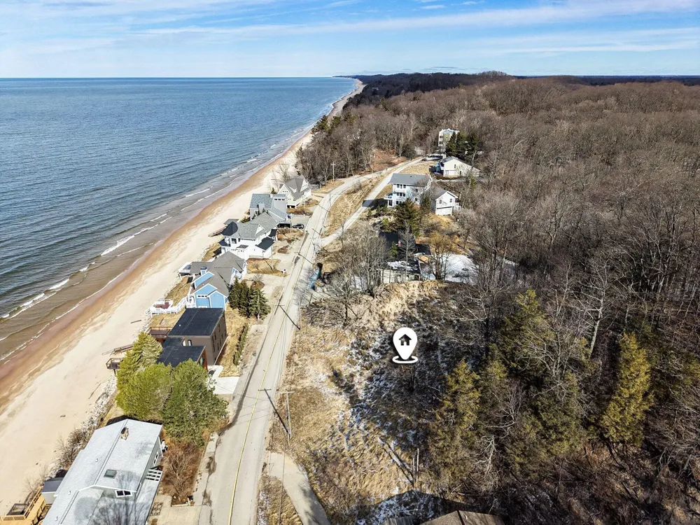 17812 Shore Estates Road Spring Lake, MI 49456