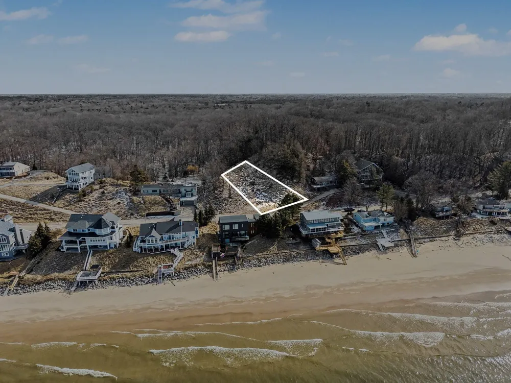 17812 Shore Estates Road Spring Lake, MI 49456