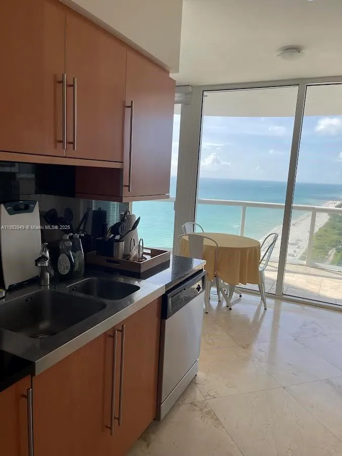 6365 Collins Ave #3404 Miami Beach, FL 33141