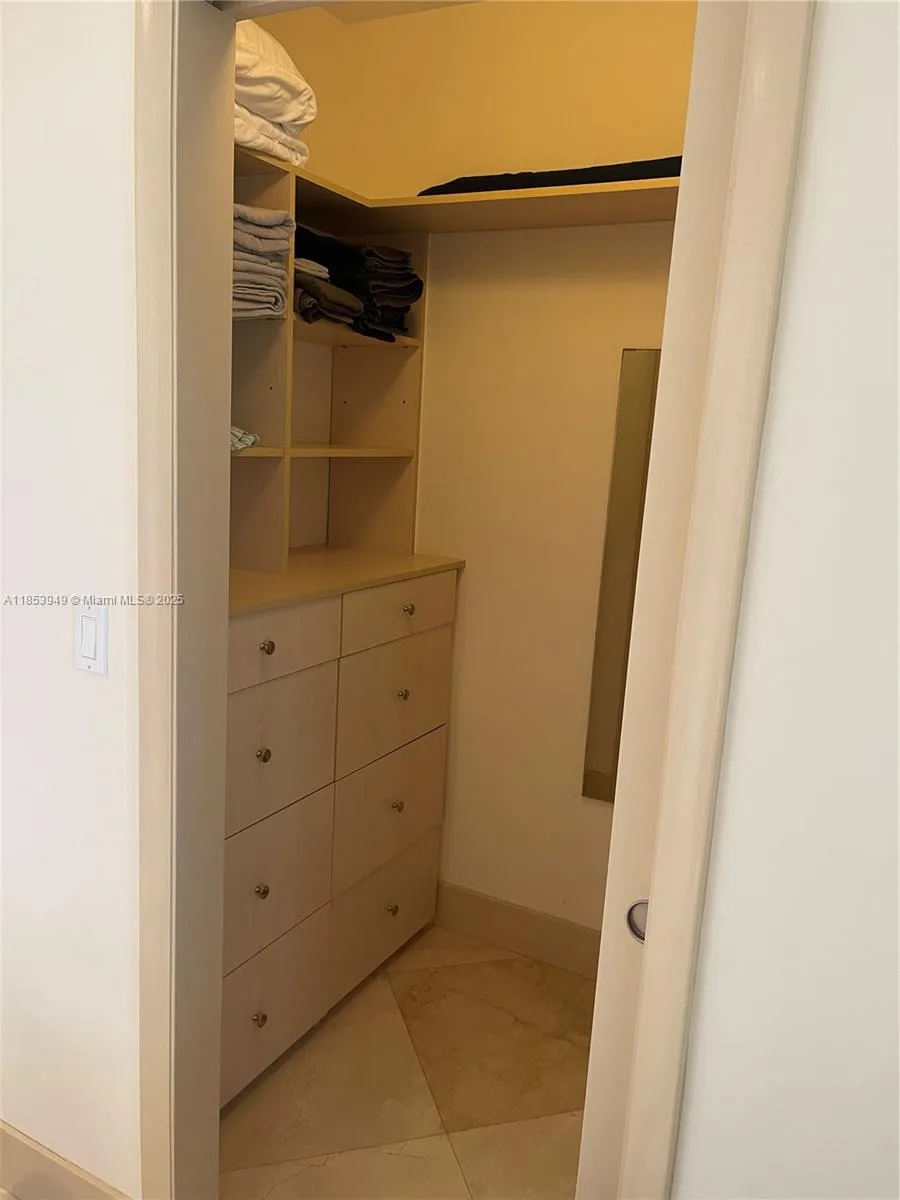 6365 Collins Ave #3404 Miami Beach, FL 33141
