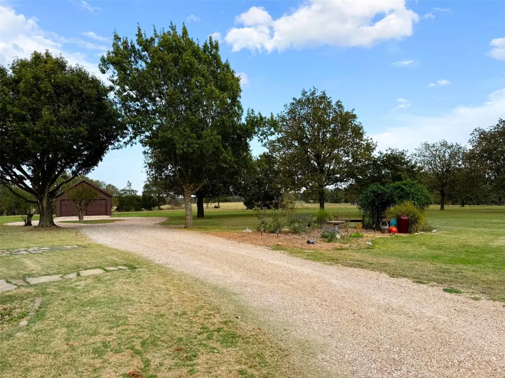 10794 Fm 2159 Calvert, TX 77837