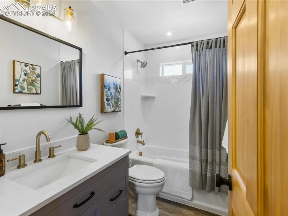 54 S Washington Street Monument, CO 80132