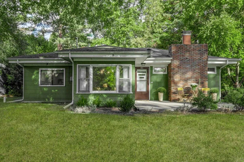 310 W Detroit Street New Buffalo City, MI 49117