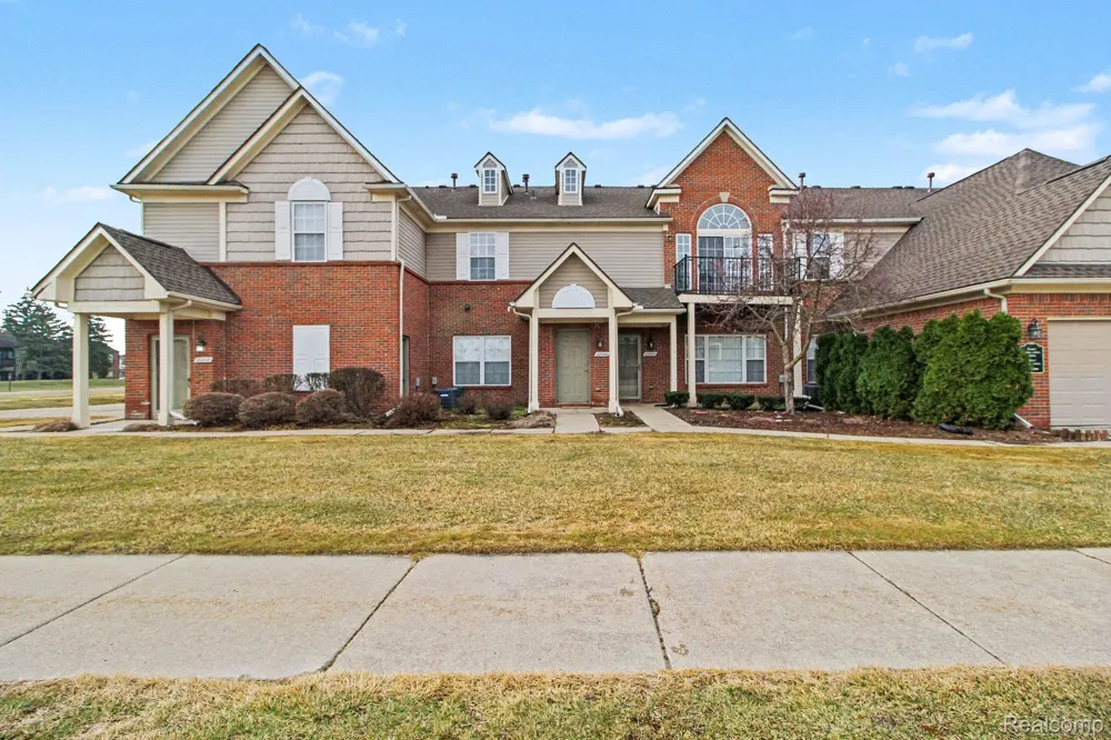 20006 Hidden Oaks Drive Brownstown Charter Township, MI 48183