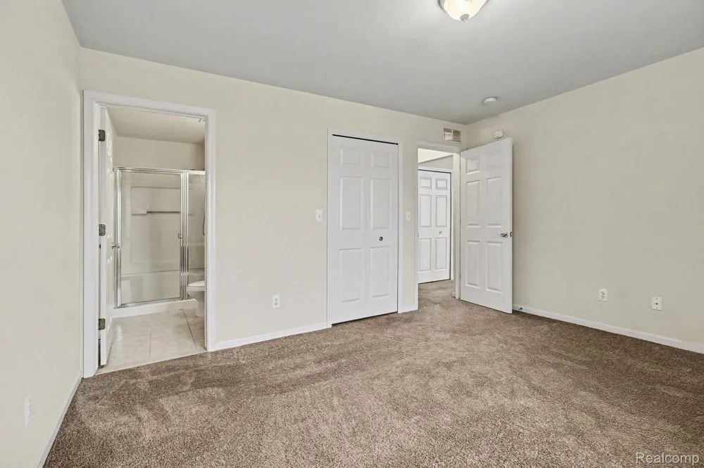 20006 Hidden Oaks Drive Brownstown Charter Township, MI 48183
