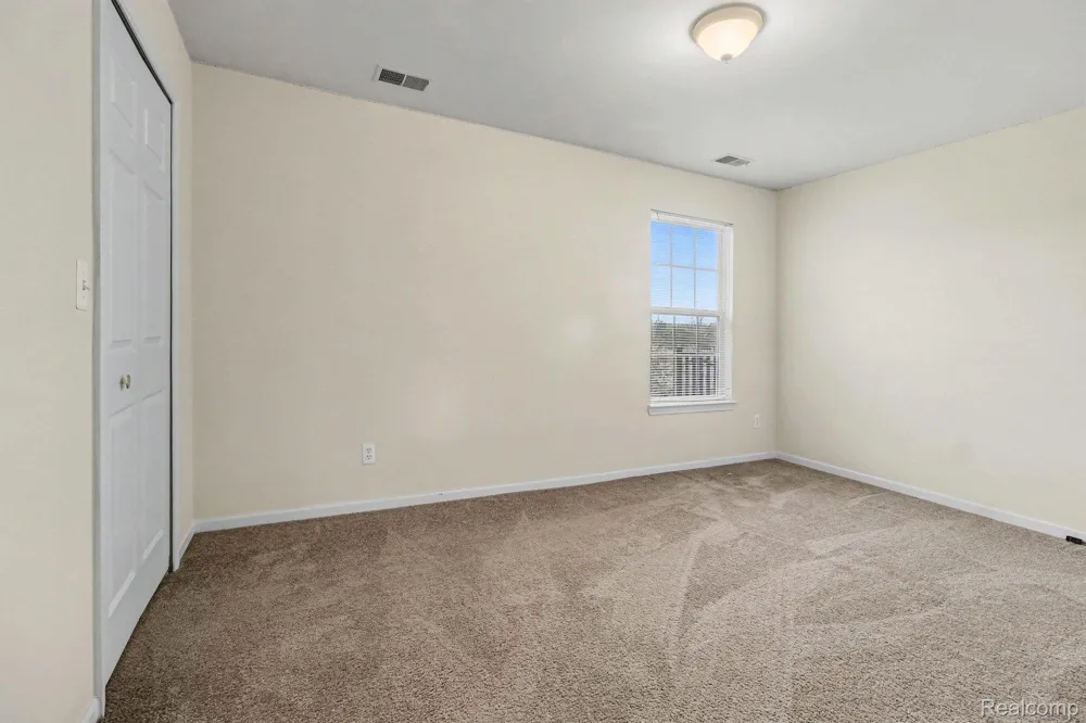 20006 Hidden Oaks Drive Brownstown Charter Township, MI 48183