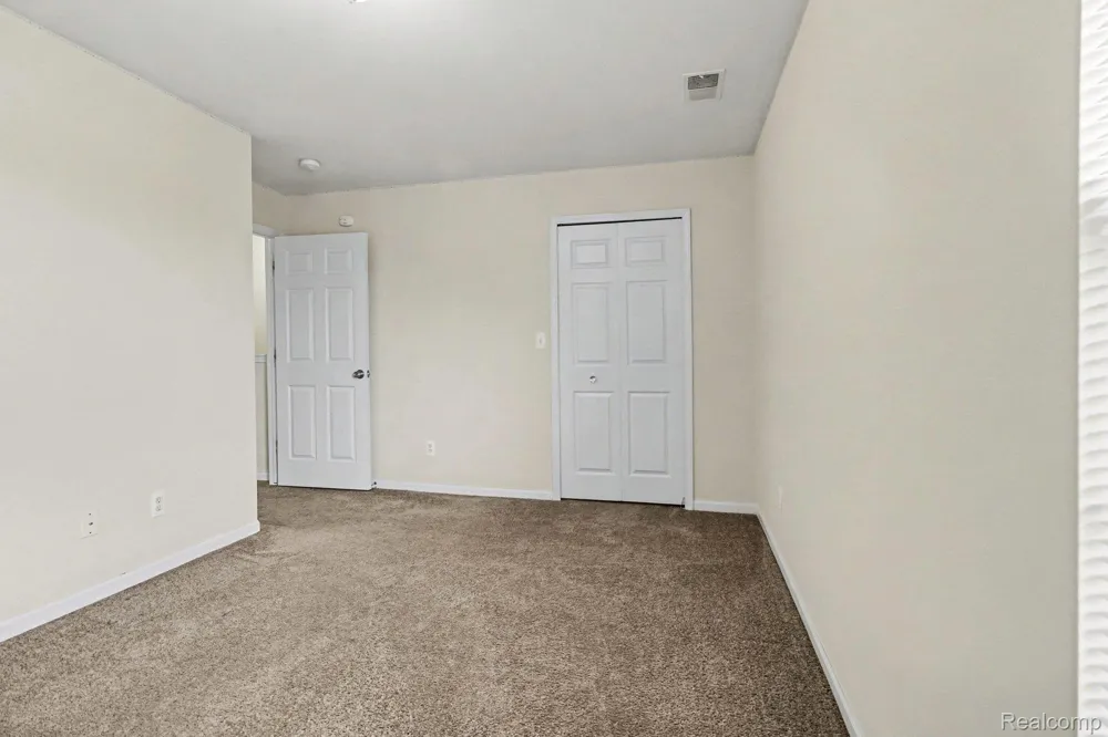 20006 Hidden Oaks Drive Brownstown Charter Township, MI 48183