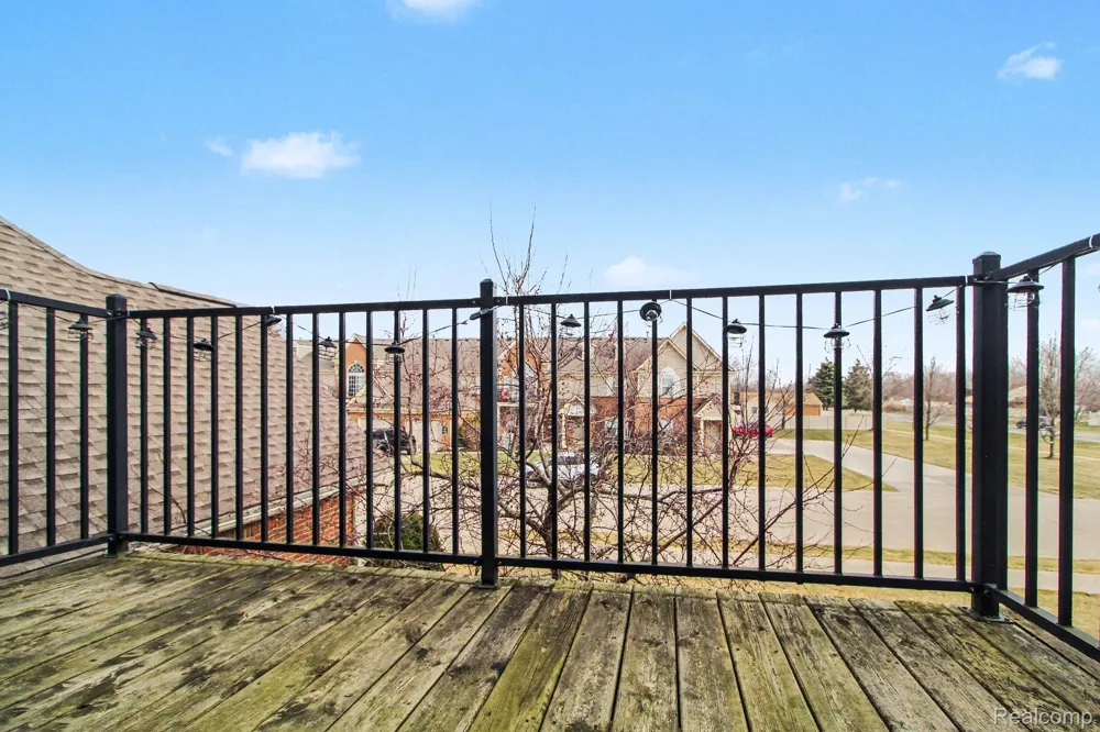 20006 Hidden Oaks Drive Brownstown Charter Township, MI 48183