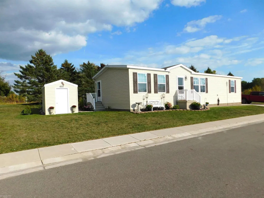 57574 Sawyer Court Lenox Township, MI 48048