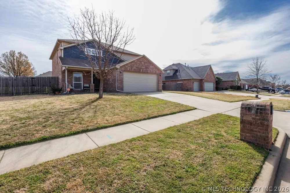 1904 Barnett Place Bartlesville, OK 74006