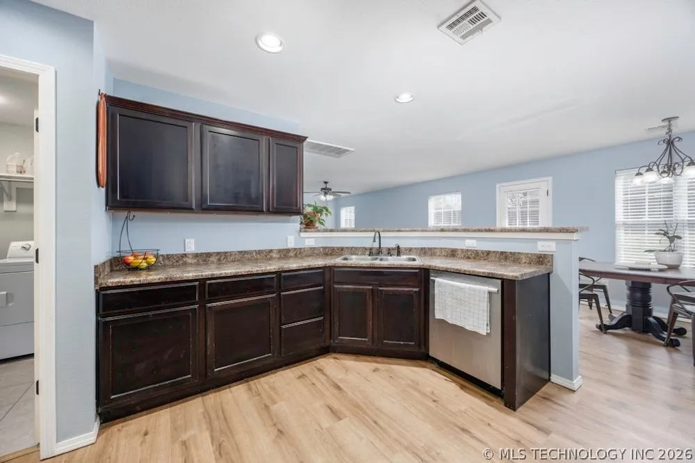 1904 Barnett Place Bartlesville, OK 74006