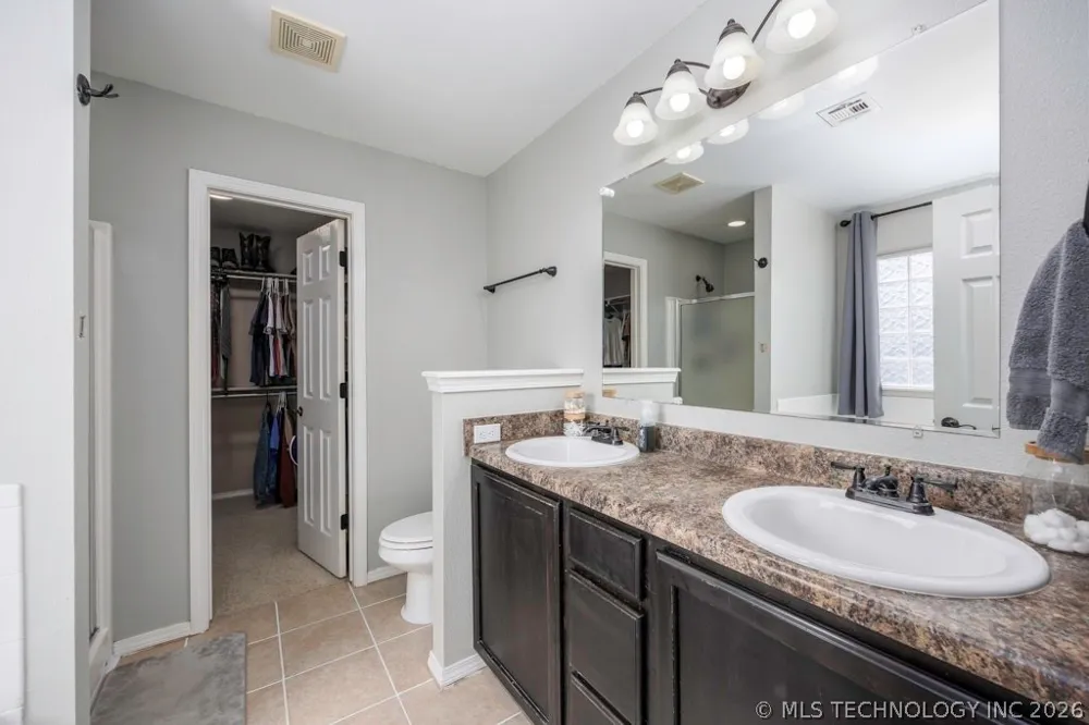 1904 Barnett Place Bartlesville, OK 74006