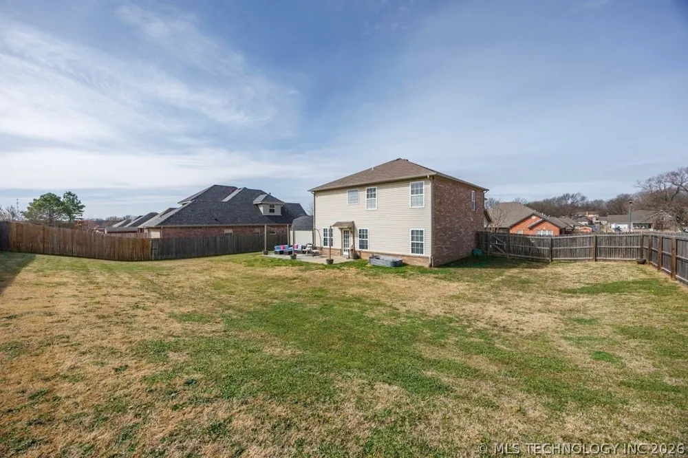 1904 Barnett Place Bartlesville, OK 74006