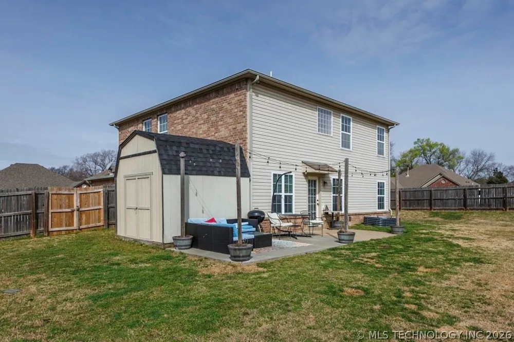 1904 Barnett Place Bartlesville, OK 74006