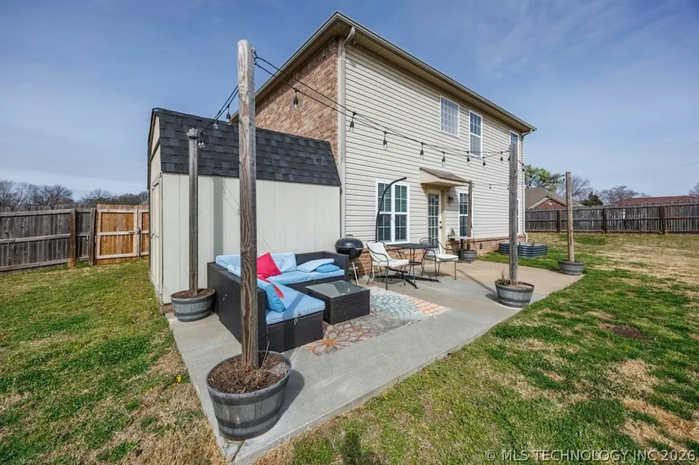 1904 Barnett Place Bartlesville, OK 74006
