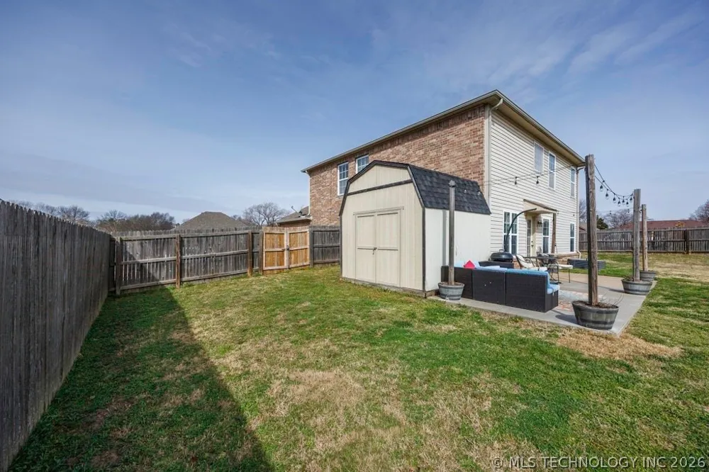 1904 Barnett Place Bartlesville, OK 74006