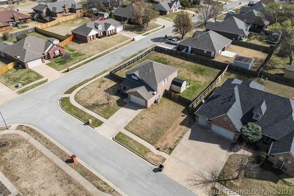1904 Barnett Place Bartlesville, OK 74006