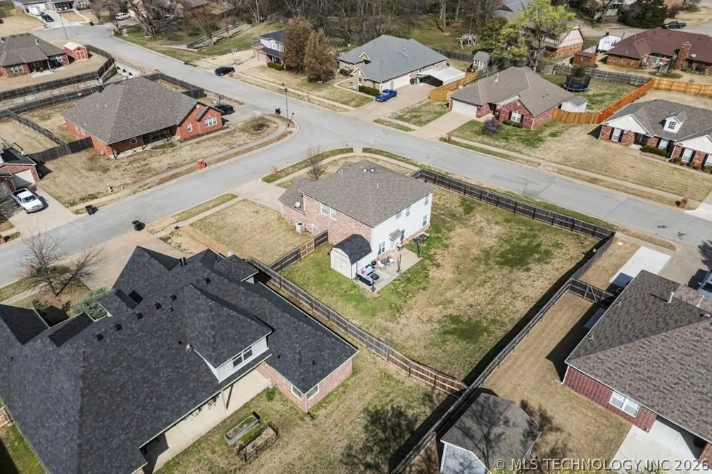 1904 Barnett Place Bartlesville, OK 74006