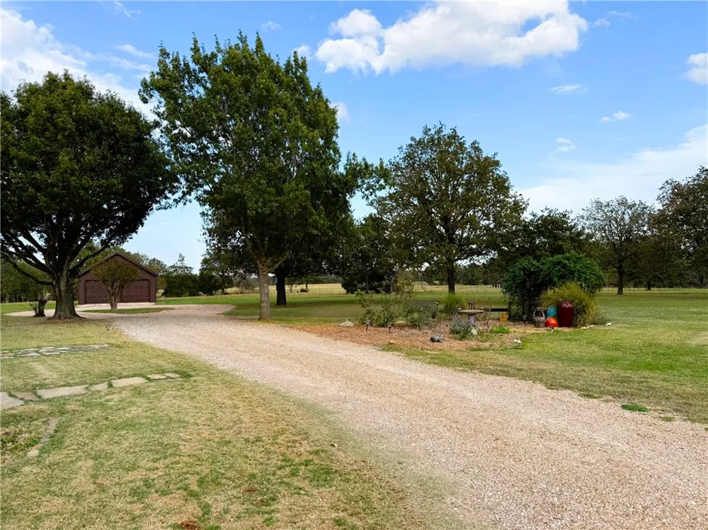 10794 FM 2159 Calvert, TX 77837