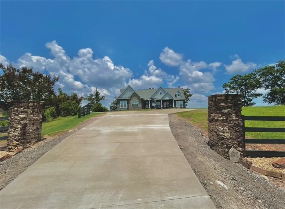 51 County Road 1024 Cedar Bluff, AL 35959
