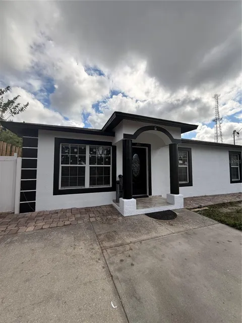 1305 E LOUISE AVENUE