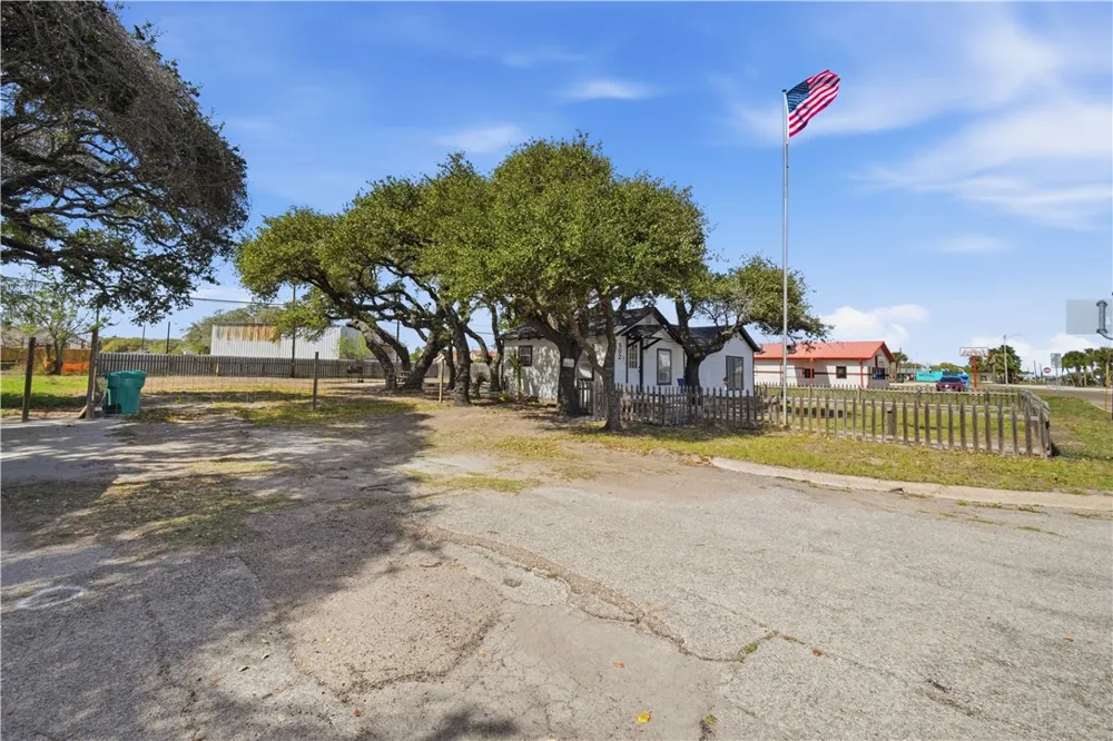 502 Commercial Street Aransas Pass, TX 78336