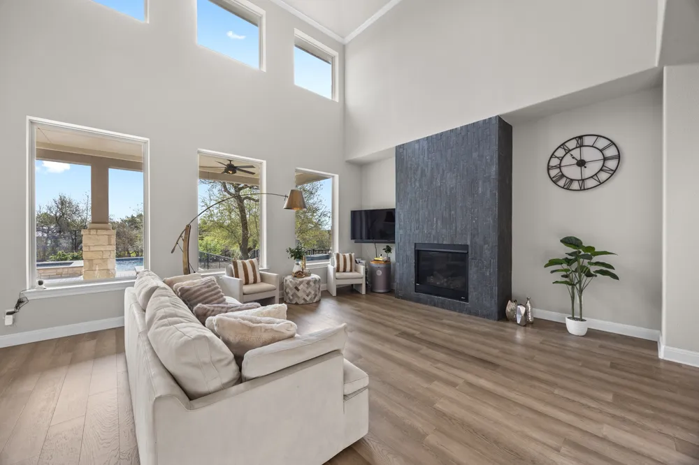 15705 Colinas Cove Bee Cave, TX 78738