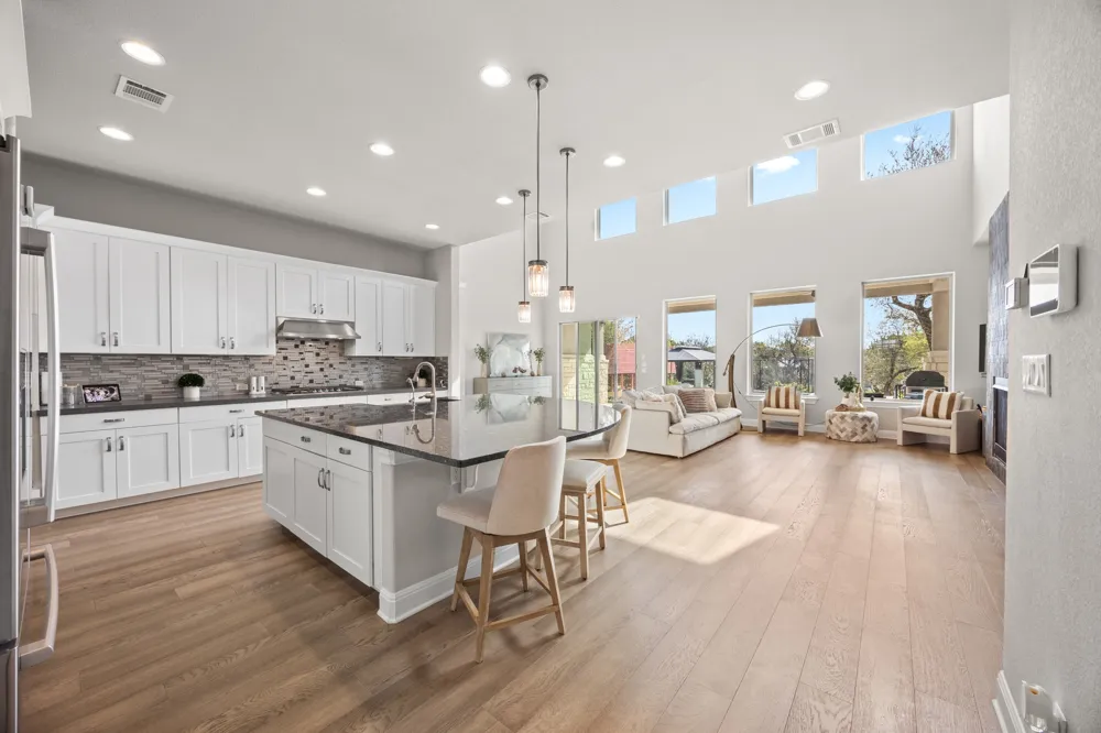 15705 Colinas Cove Bee Cave, TX 78738