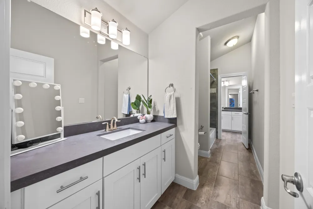 15705 Colinas Cove Bee Cave, TX 78738