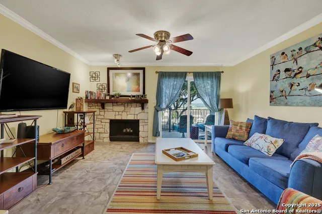1603 Parkview #APT D1 Canyon Lake, TX 78133