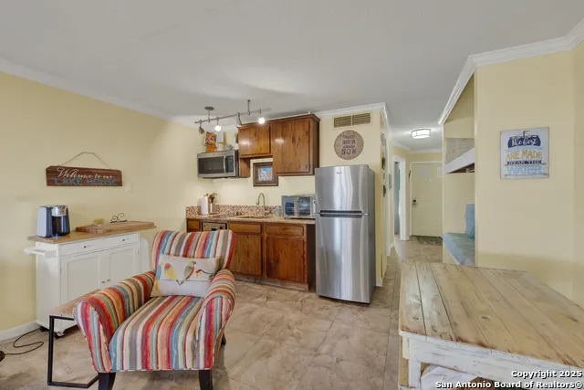 1603 Parkview #APT D1 Canyon Lake, TX 78133