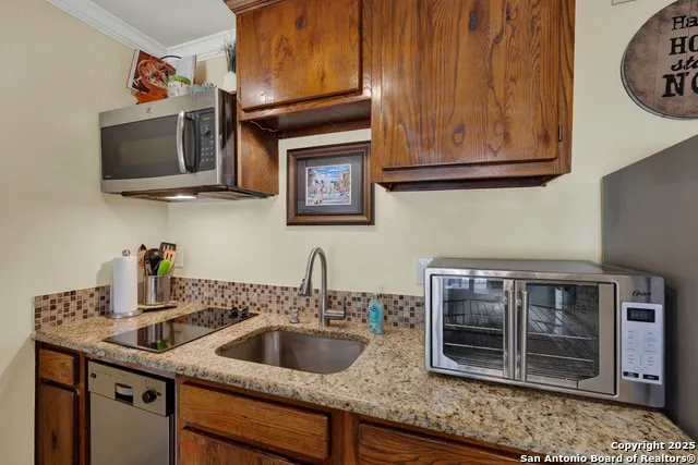 1603 Parkview #APT D1 Canyon Lake, TX 78133