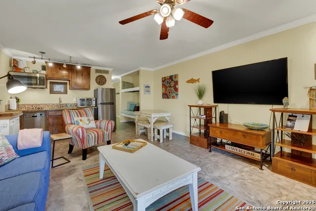 1603 Parkview #APT D1 Canyon Lake, TX 78133