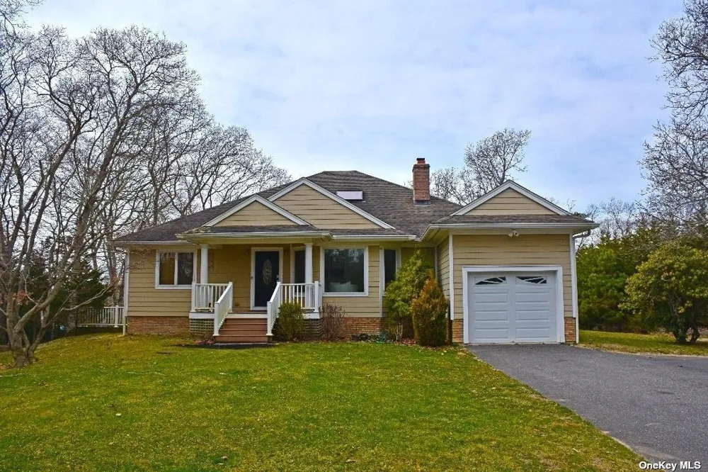 49 Old Main Road Quogue, NY 11959