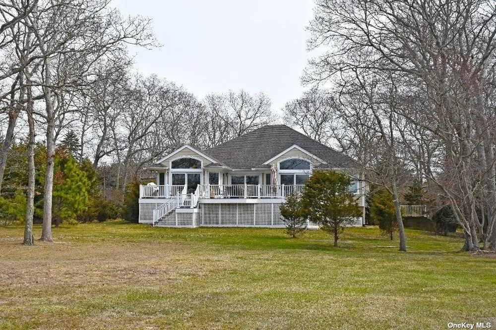 49 Old Main Road Quogue, NY 11959