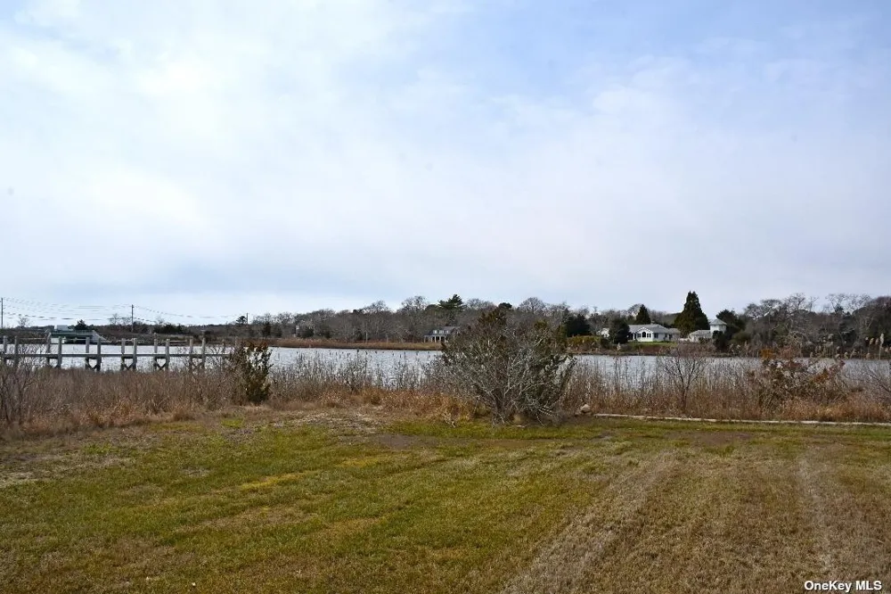 49 Old Main Road Quogue, NY 11959