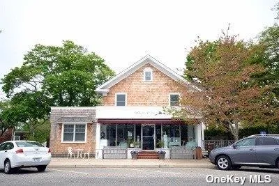 49 Old Main Road Quogue, NY 11959