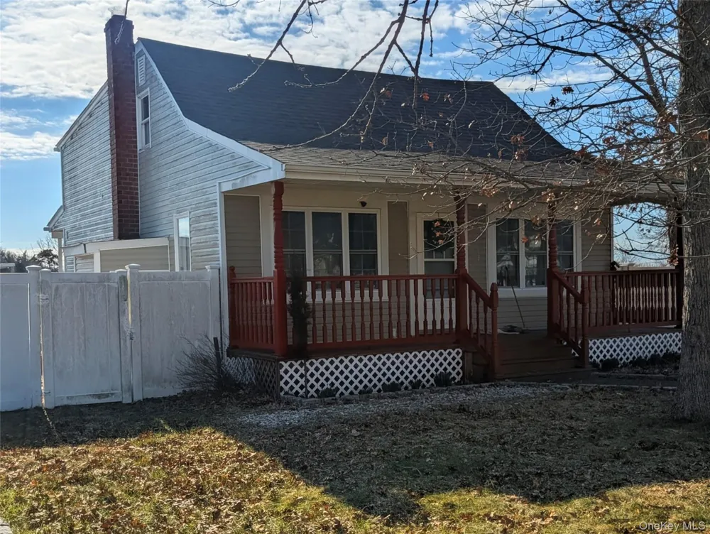 127 Johns Neck Road Shirley, NY 11967