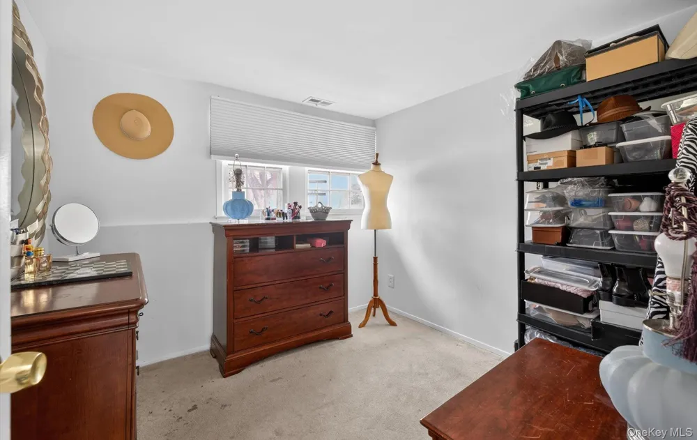 372 Clay Pitts Road East Northport, NY 11731