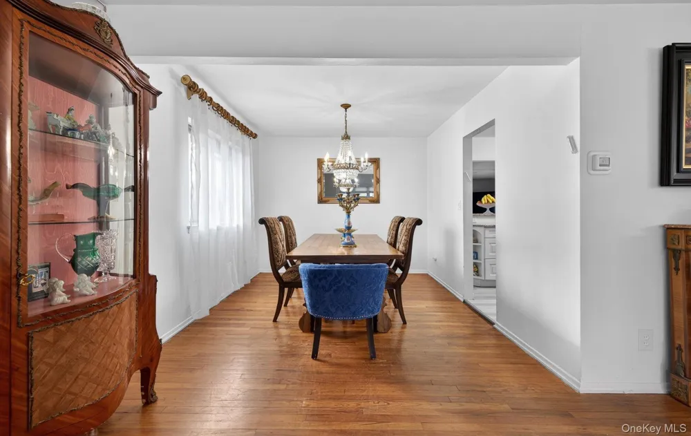 372 Clay Pitts Road East Northport, NY 11731