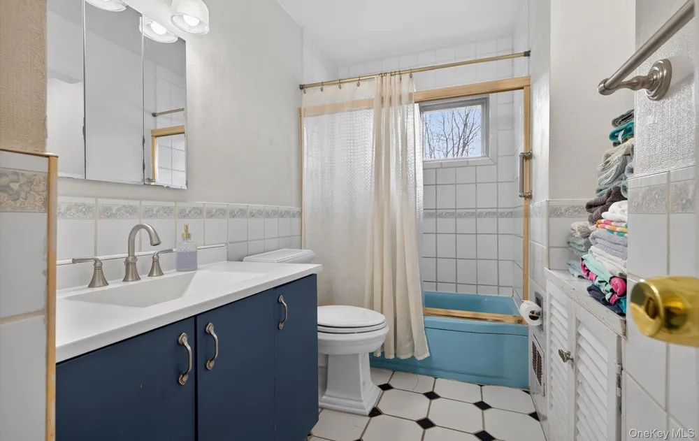 372 Clay Pitts Road East Northport, NY 11731