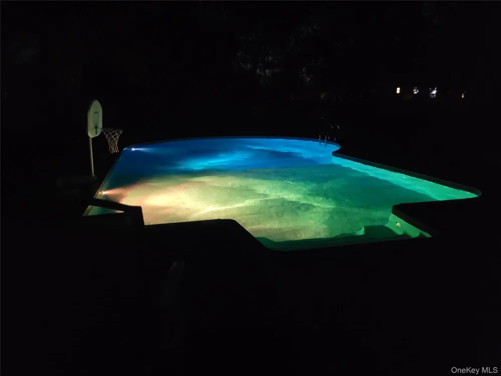 372 Clay Pitts Road East Northport, NY 11731