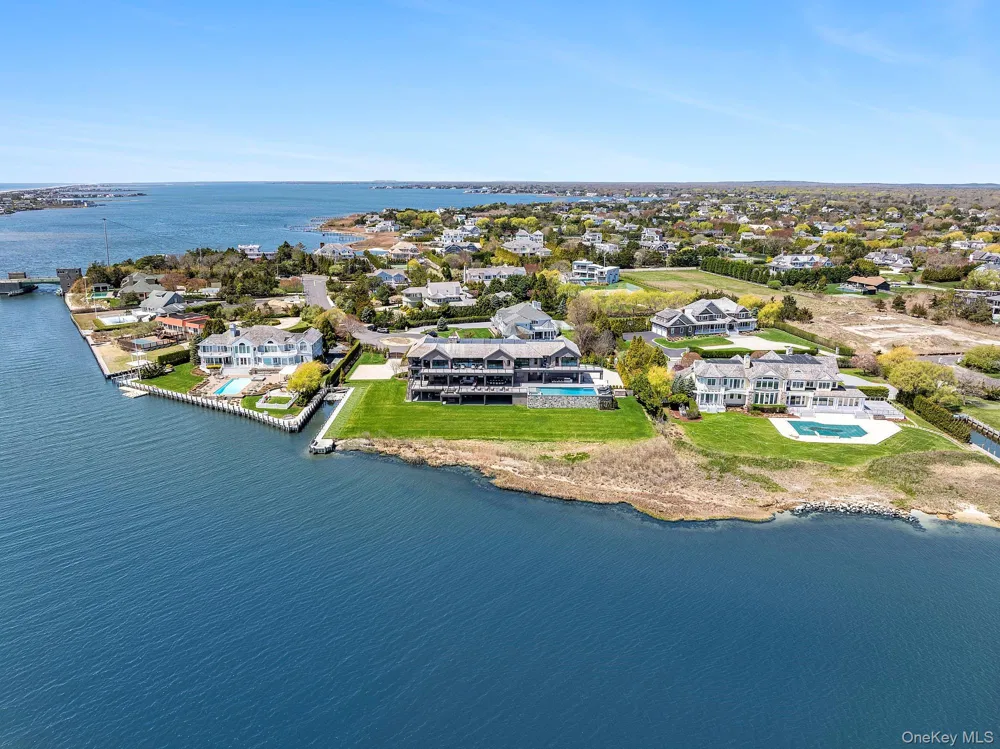 34 Westbridge Road Westhampton Beach, NY 11978