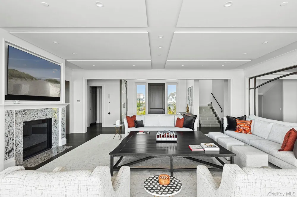 34 Westbridge Road Westhampton Beach, NY 11978